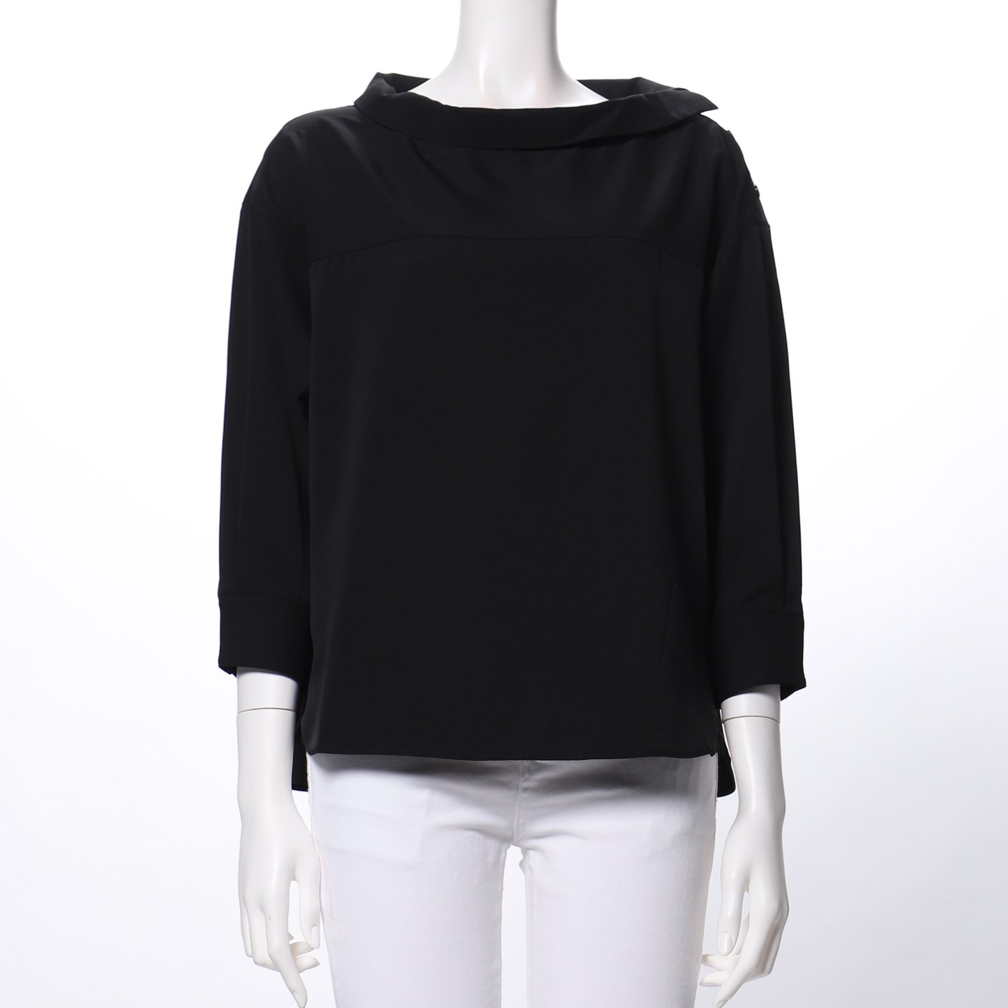 ロールネックボタンブラウス