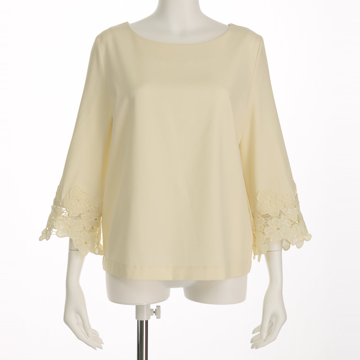 袖口レースブラウス