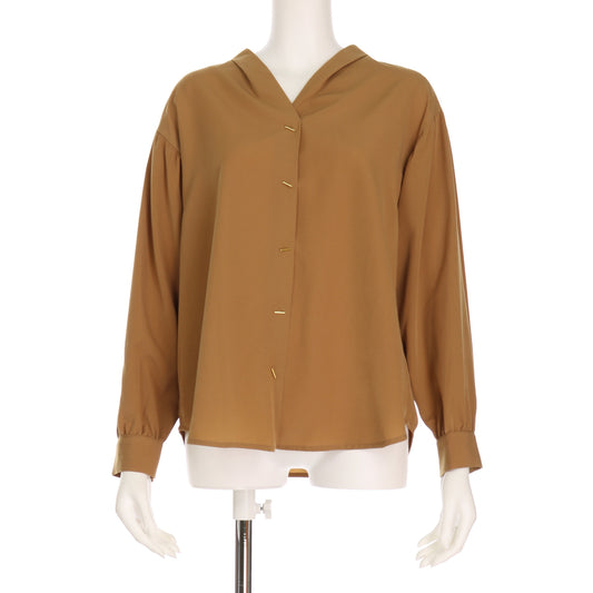 フロント飾りボタンデザインブラウス