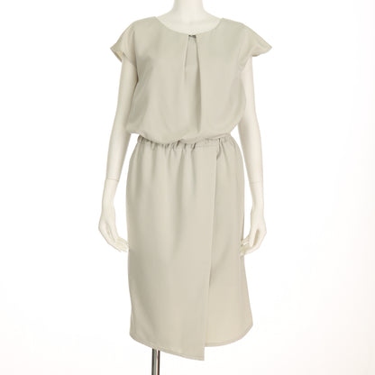 メタルパーツアクセントラップデザインワンピース