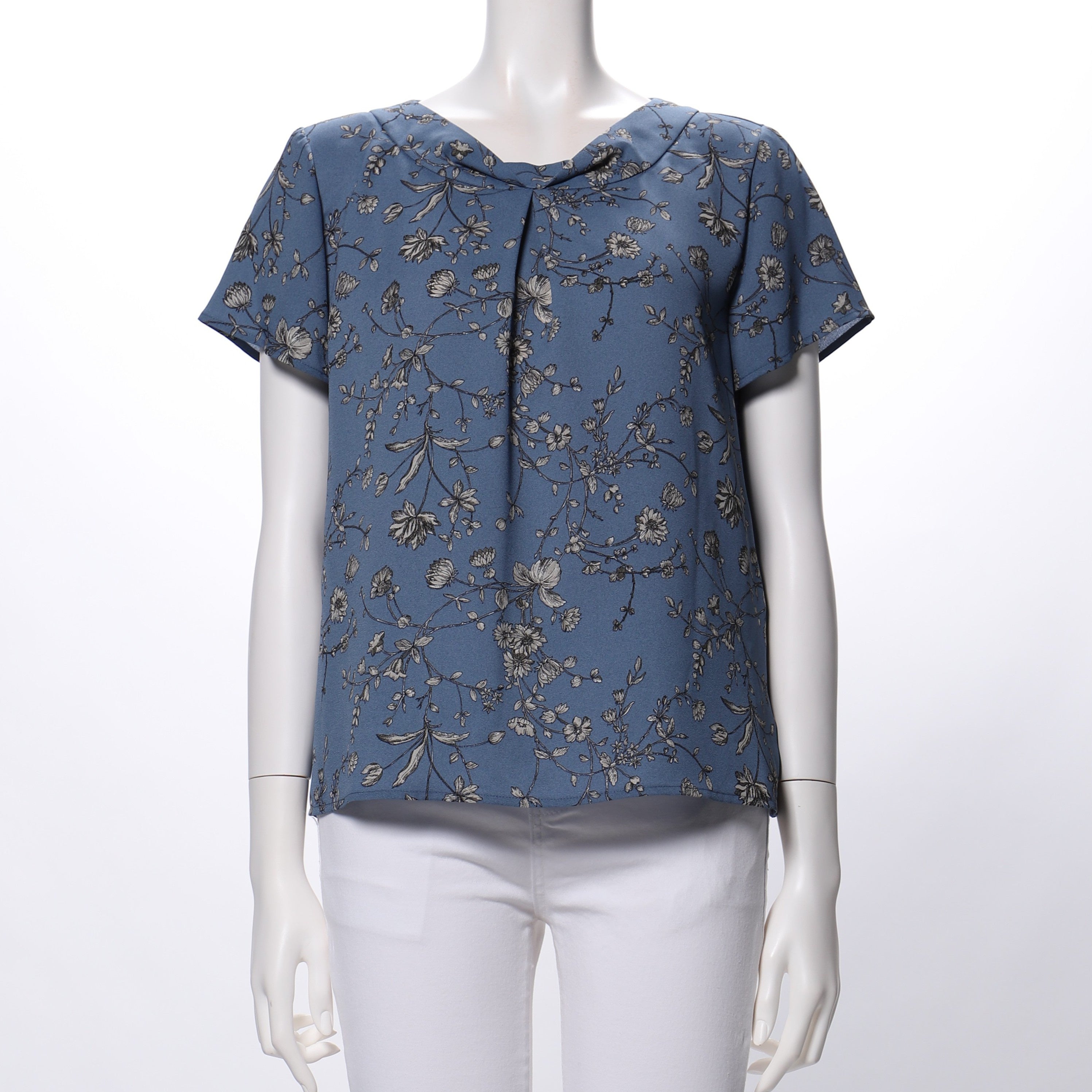 バックボタンフロントタック花柄ブラウス