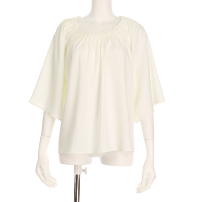 ギャザーネックブラウス