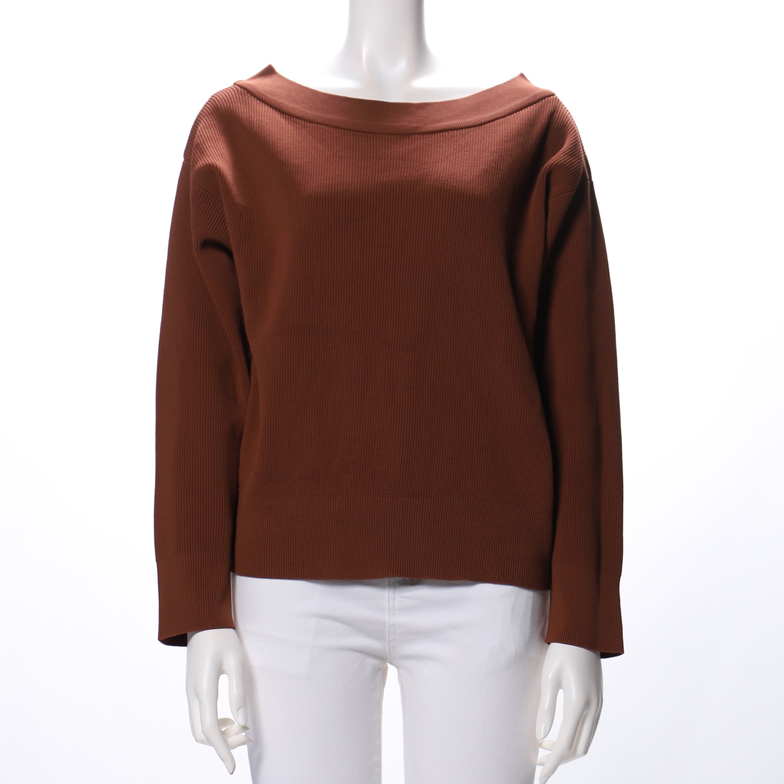 ボートネックニット