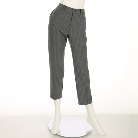 テーパードパンツ