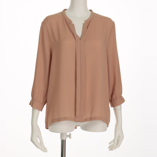 オープンフロントネックブラウス