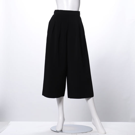 タック入りワイドパンツ
