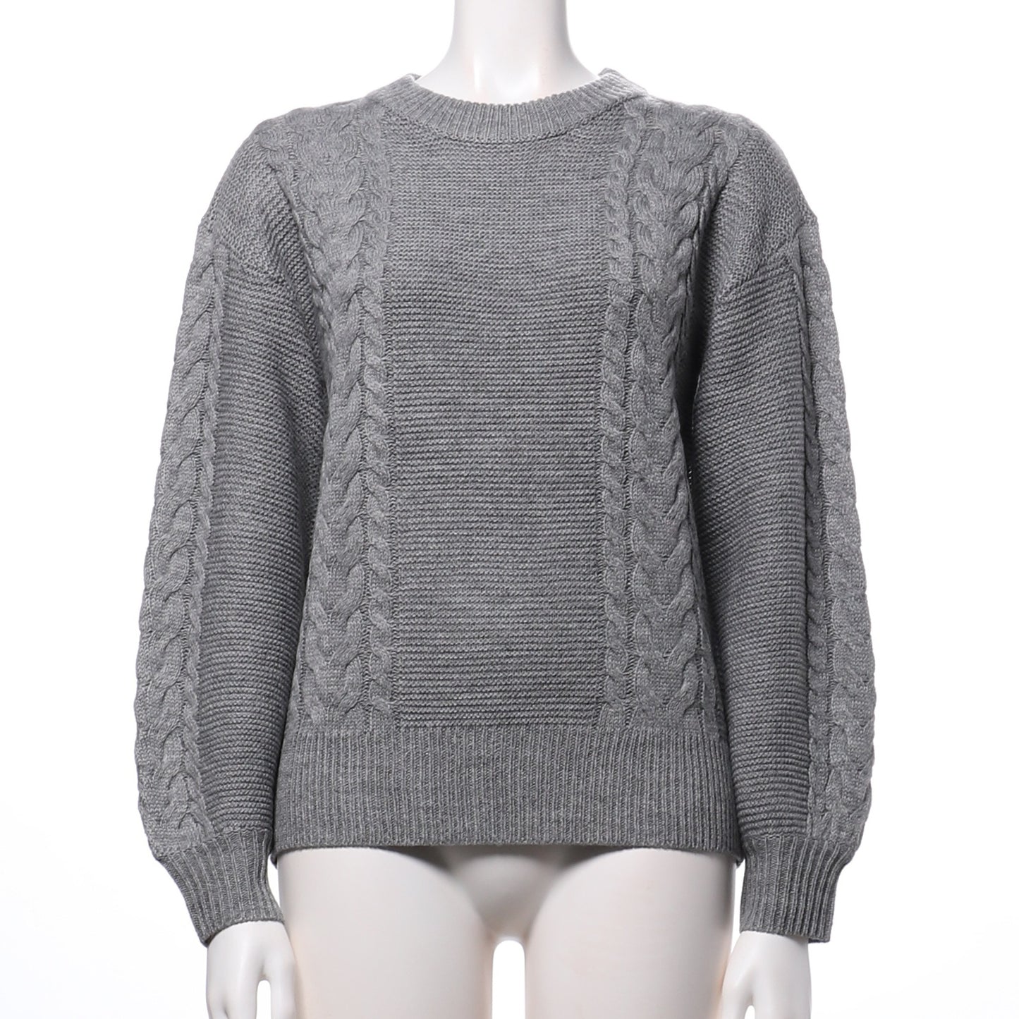 ケーブル編みニット