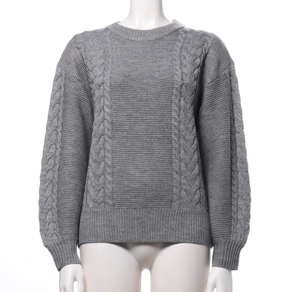 ケーブル編みニット