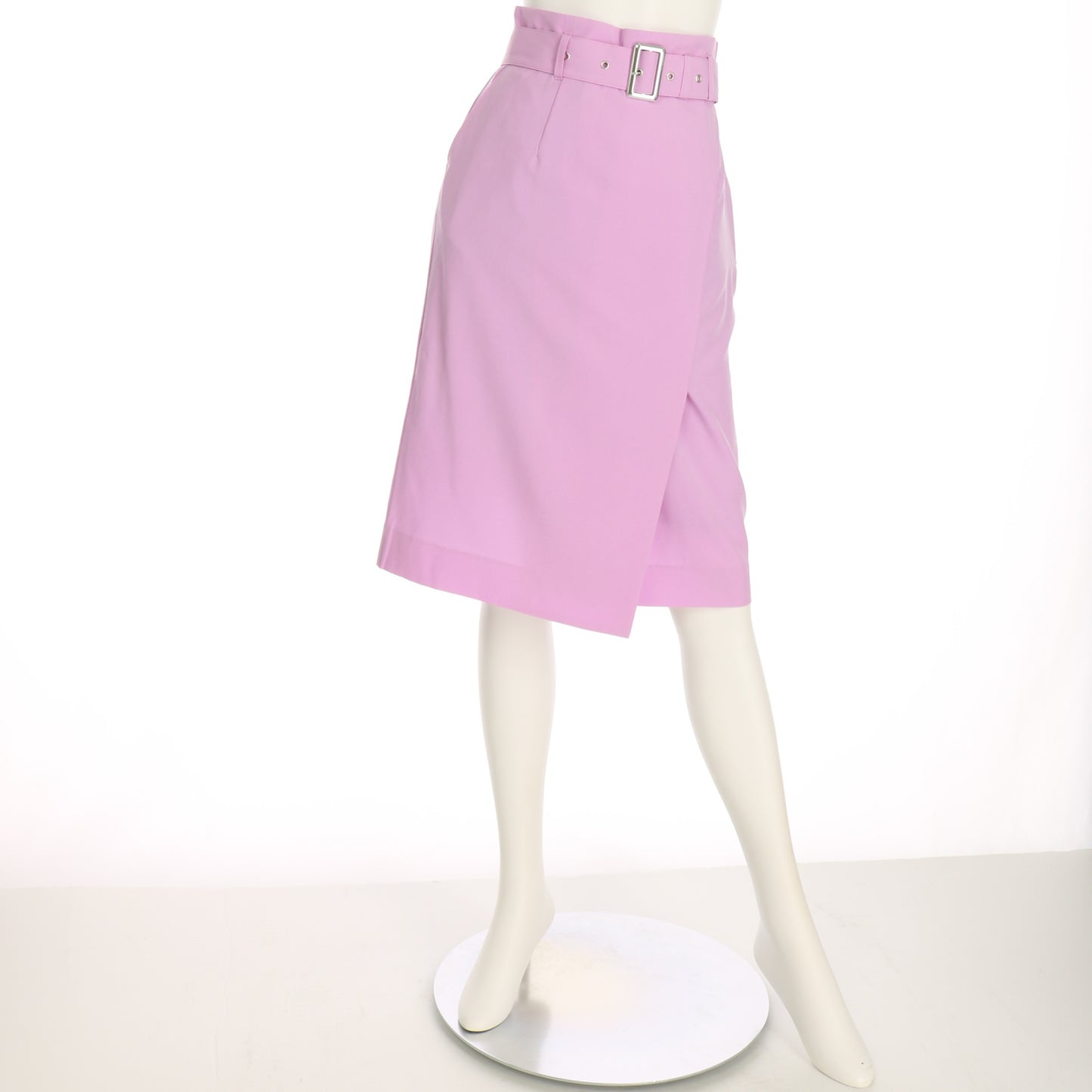 ベルト付きラップ風スカート