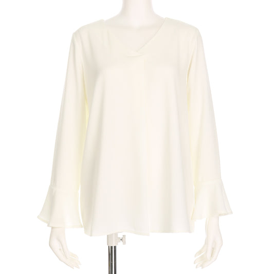 フロントタックフレアスリーブブラウス