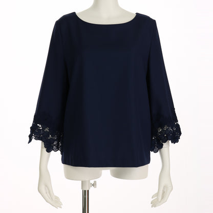 袖口レースブラウス