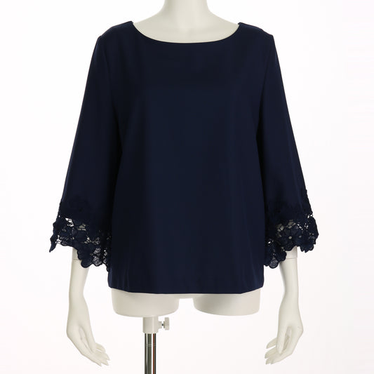 袖口レースブラウス