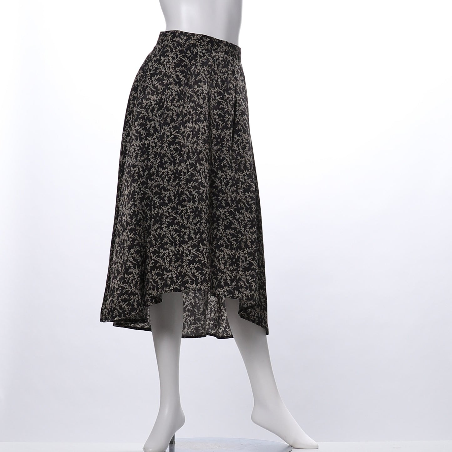 モノクロフラワープリント総柄スカート