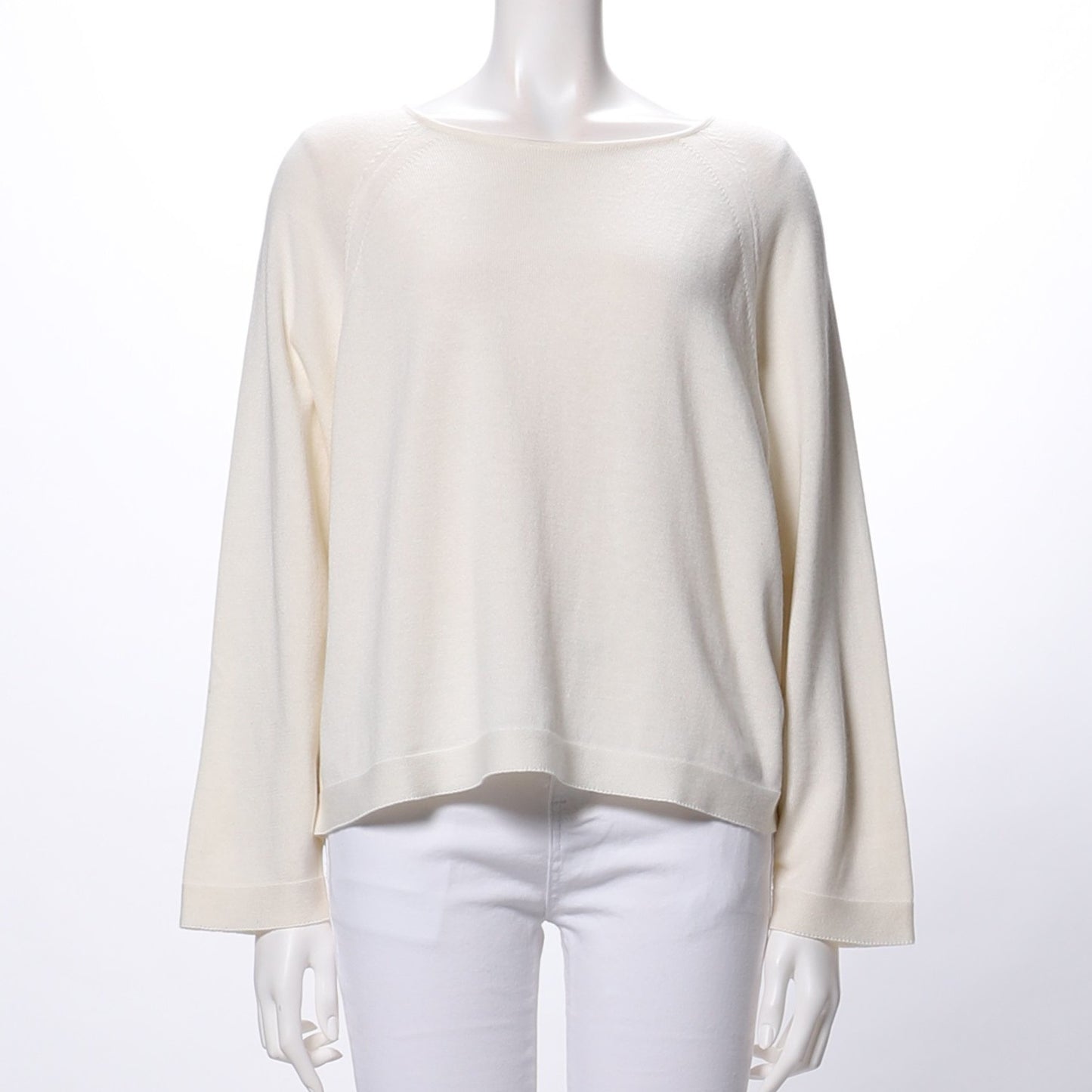 ラウンドネック長袖ニット