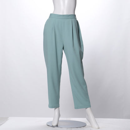 タック入りテーパードパンツ