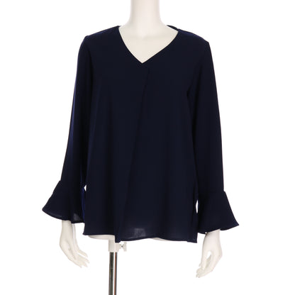 フロントタックフレアスリーブブラウス