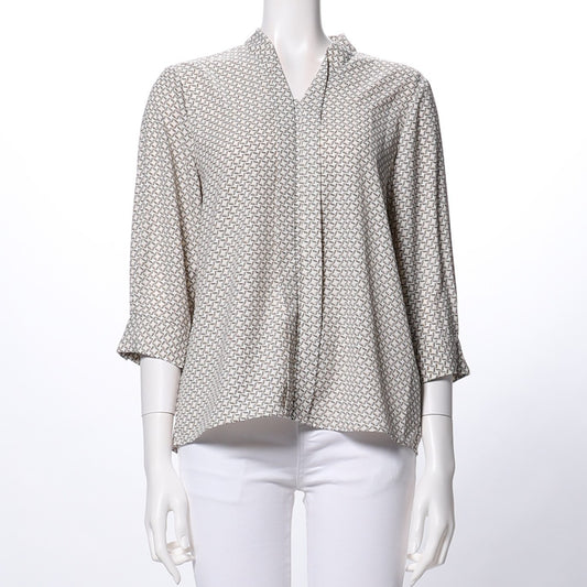 襟元デザインブラウス