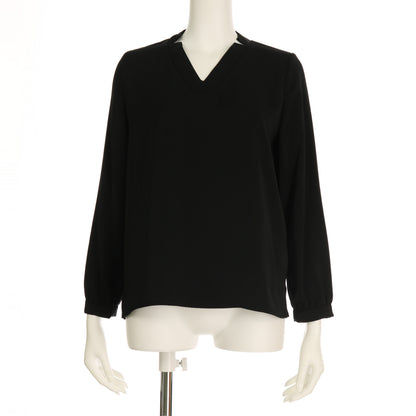 ネックライン切込みデザインブラウス