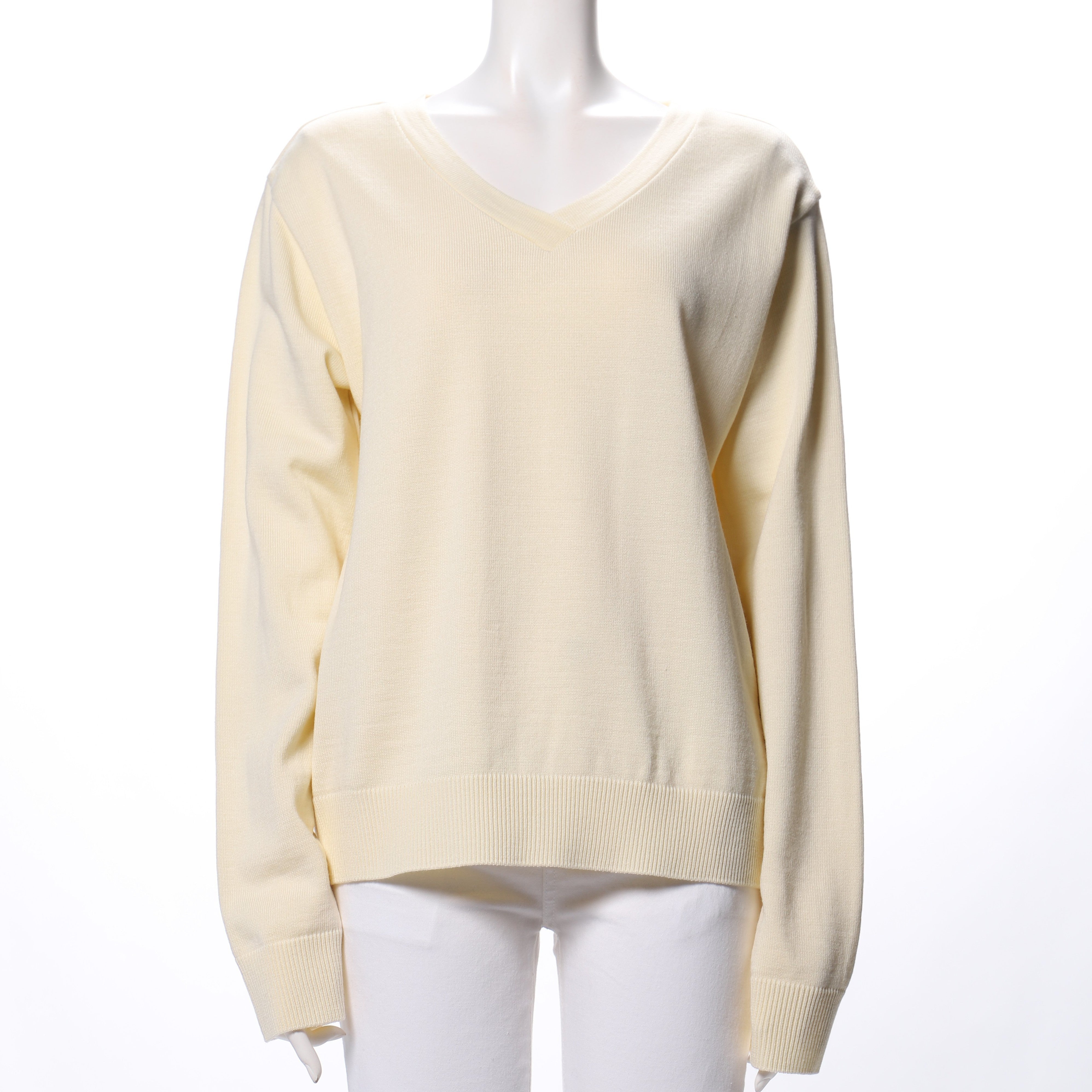 シンプルデザインVネックニット