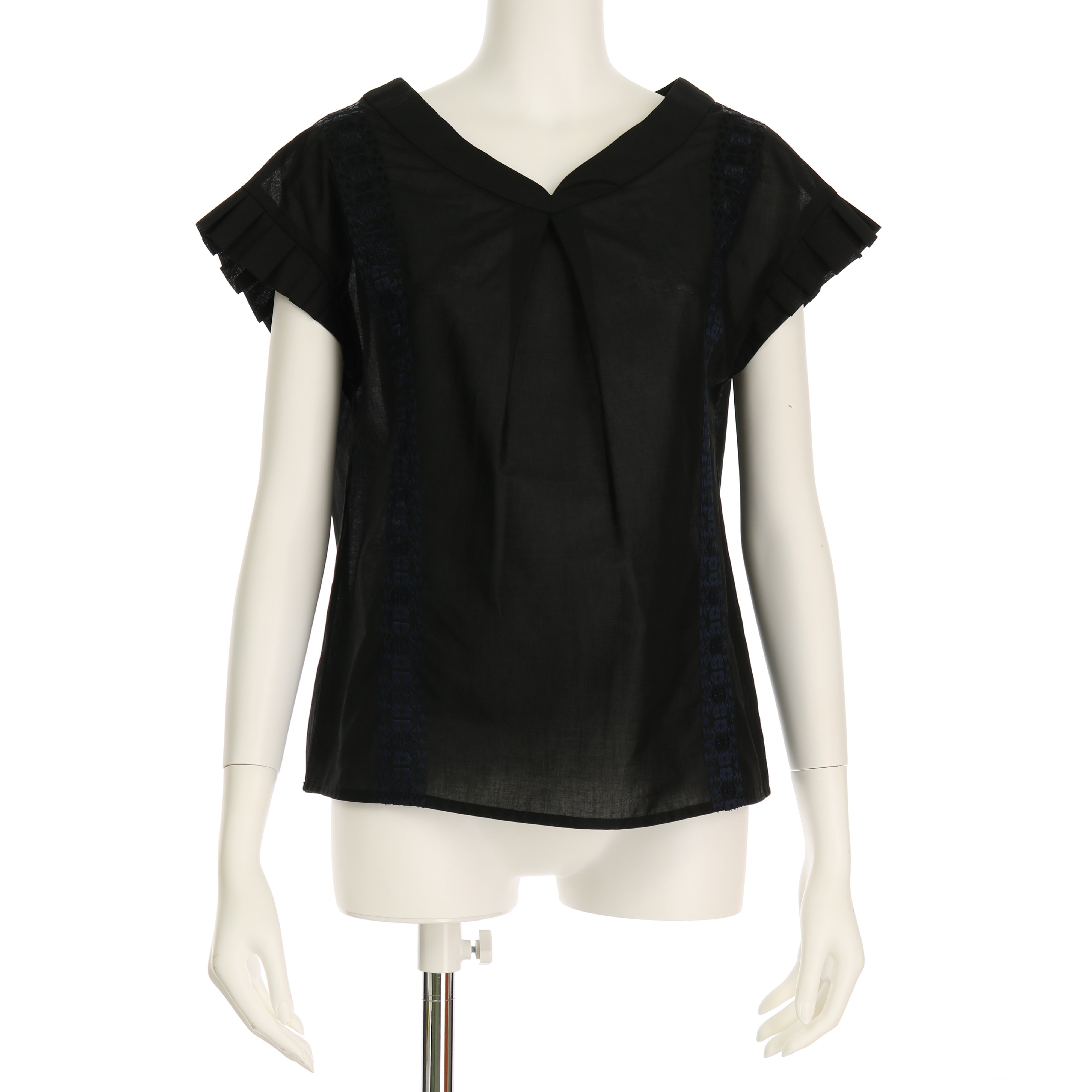 タックデザインブラウス