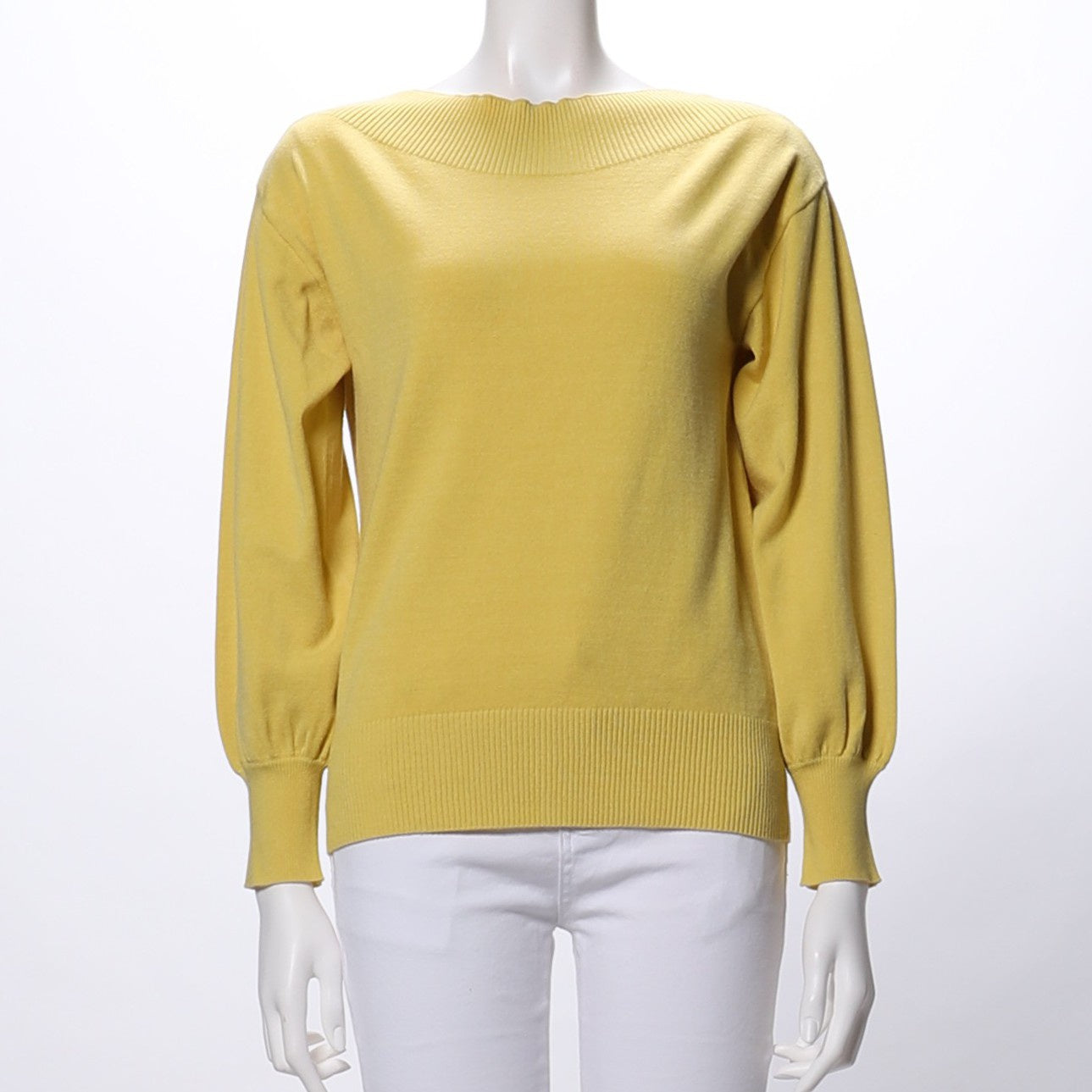 ボートネックニット