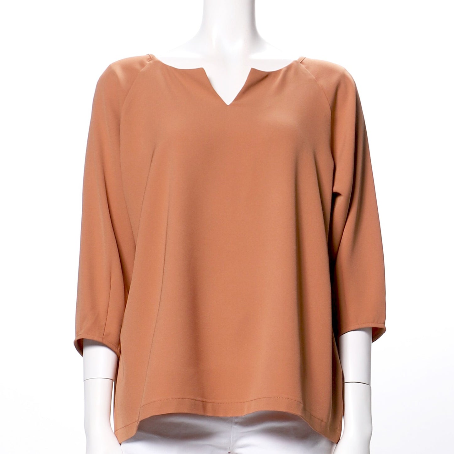 袖タックオープンフロントネックブラウス