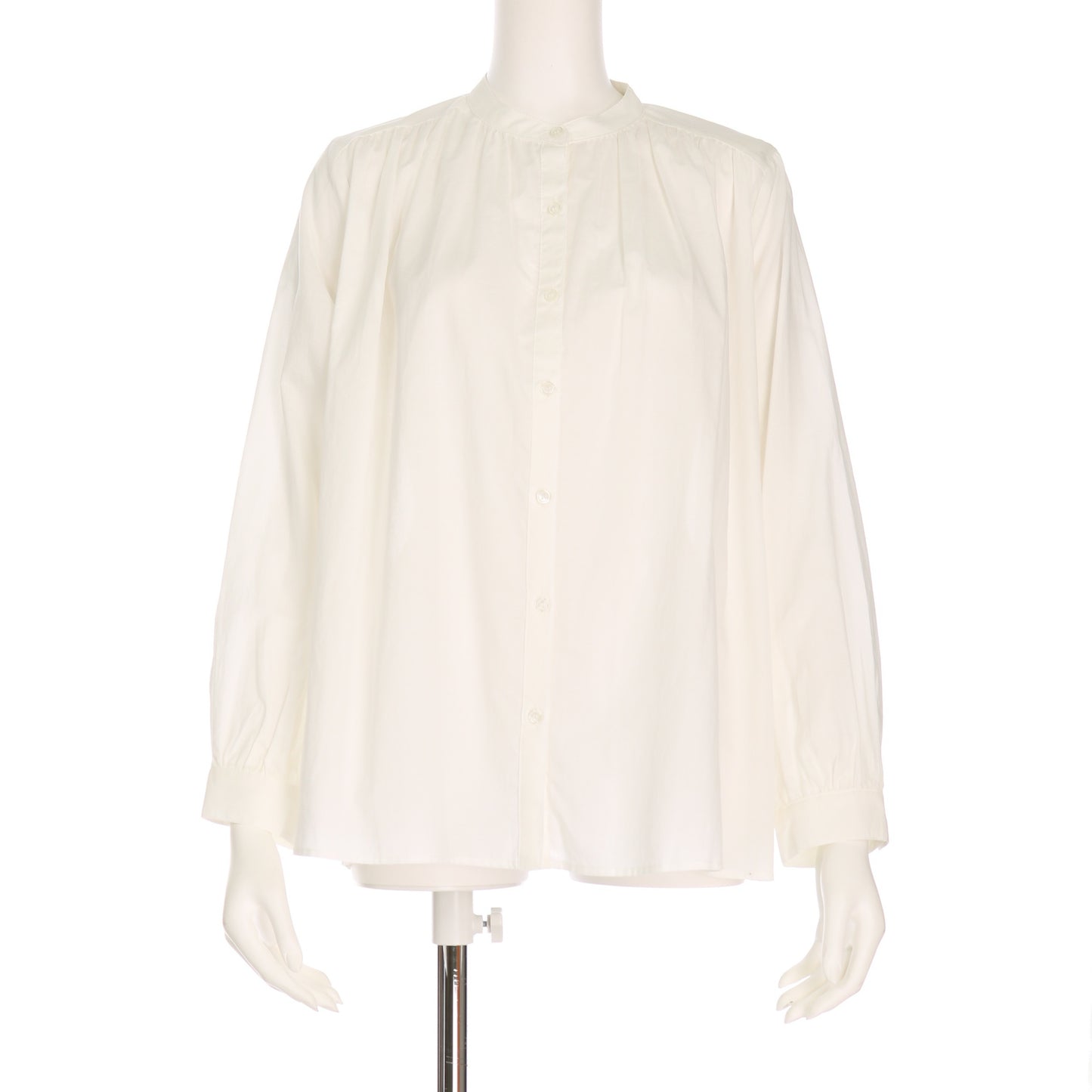 透け感のある長袖ブラウス