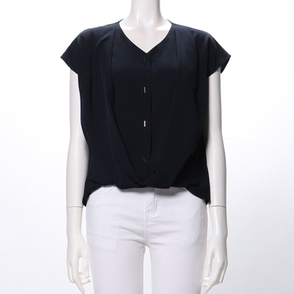 裾タック飾りボタンブラウス