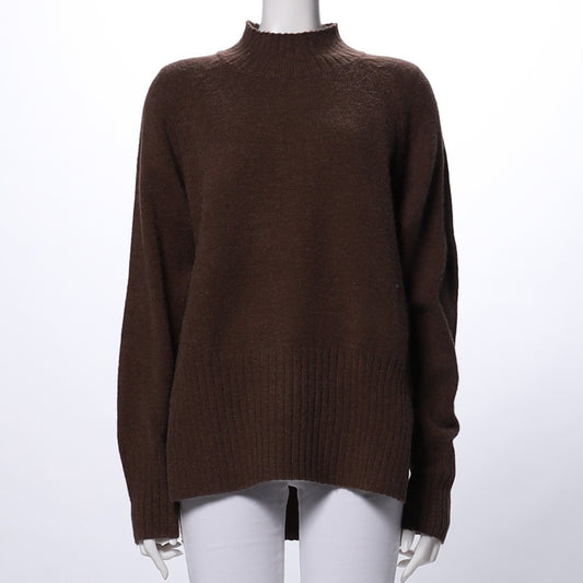 バックテールデザインハイネックニット