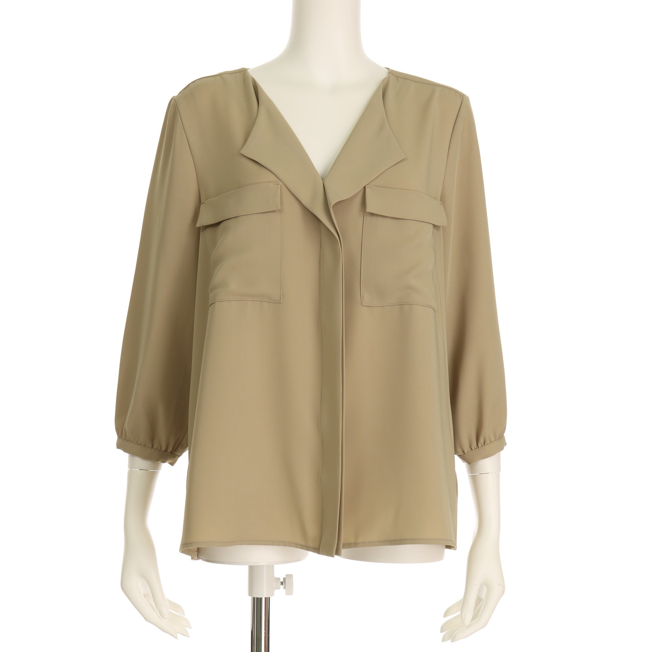 フラップポケット付きオープンフロントブラウス