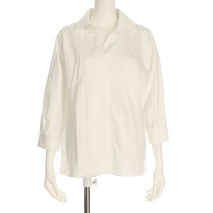 ざっくり開きＶネックシャツ