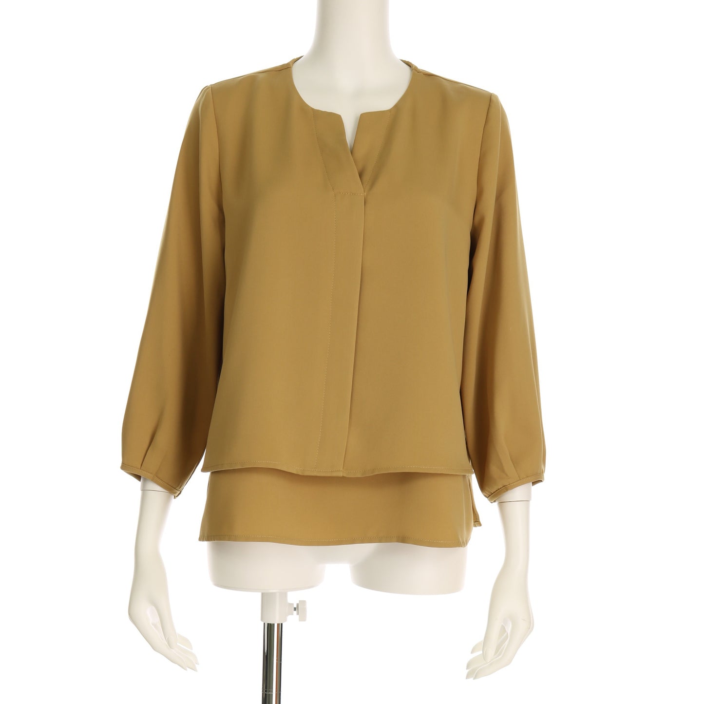 レイヤードデザインブラウス