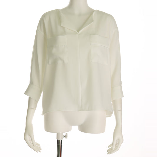 デコルテ魅せポケットブラウス