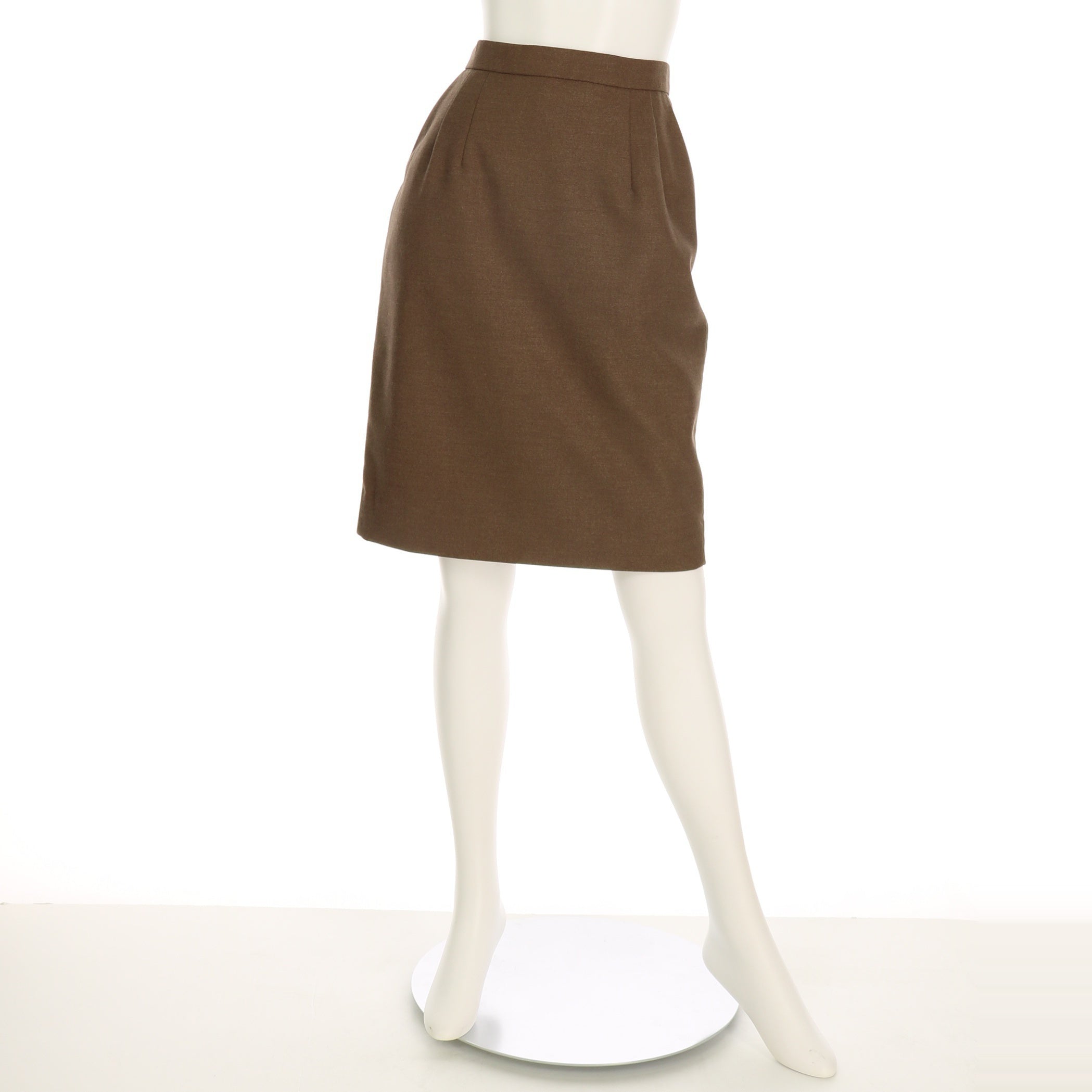 バックファスナーデザインタイトスカート