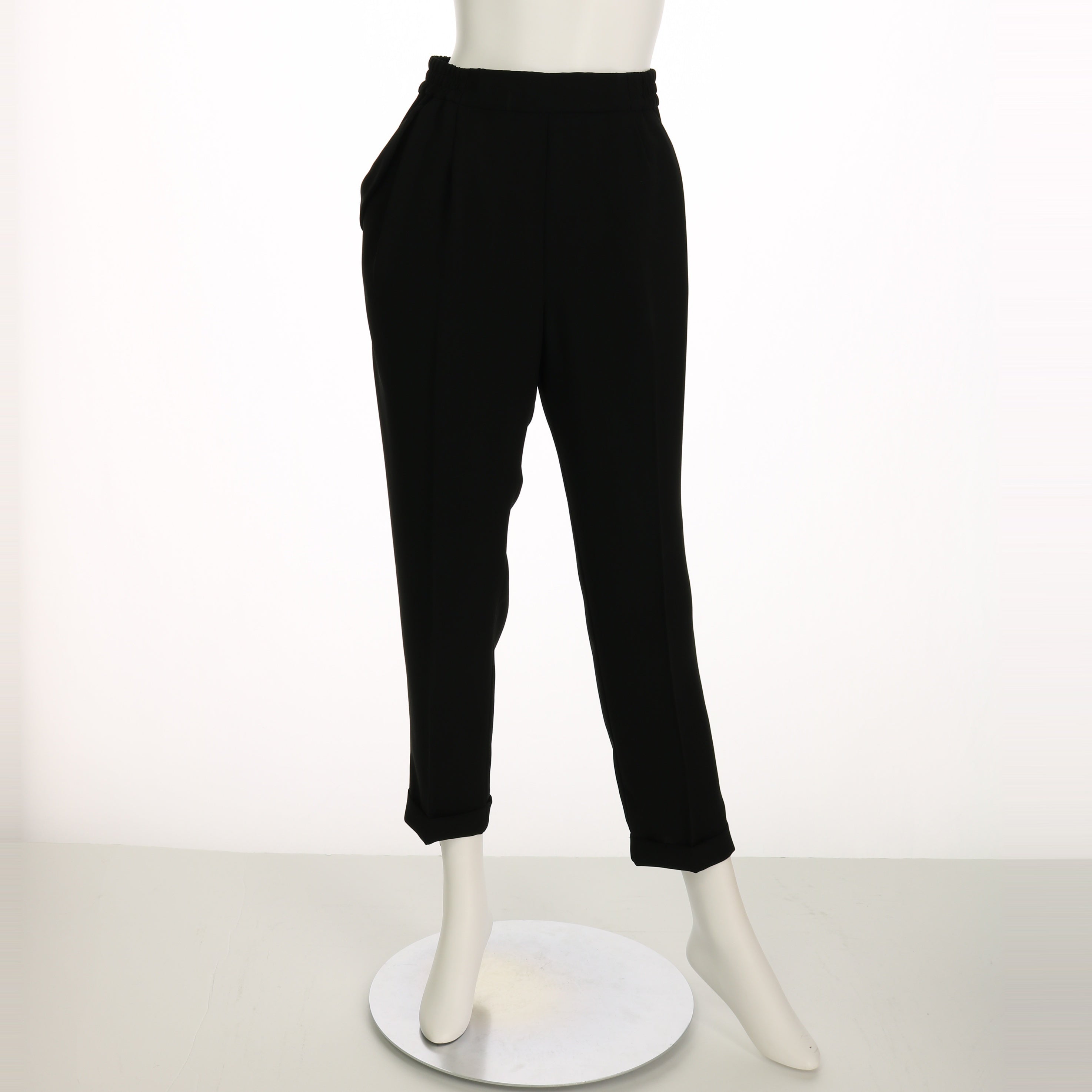 ポケットデザインテーパードパンツ