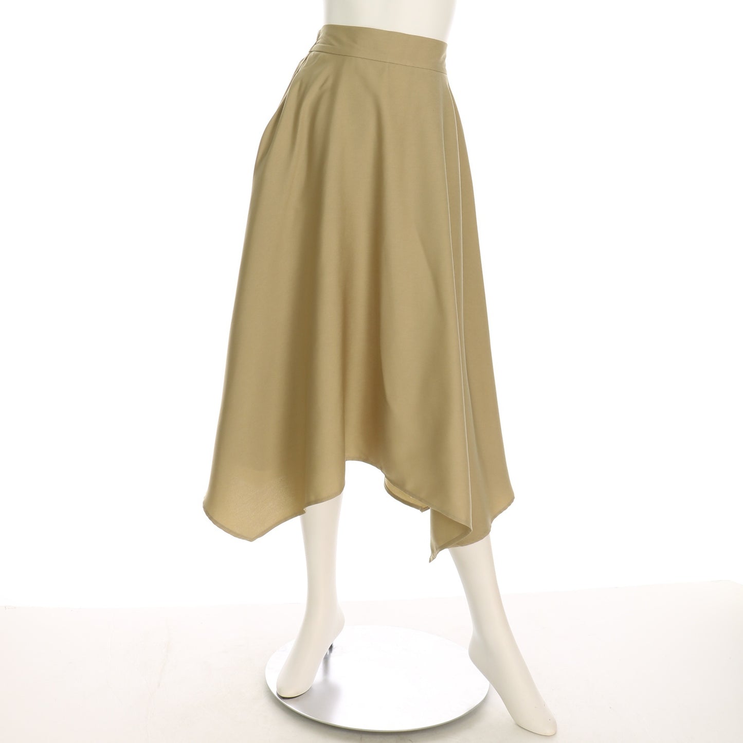 エステルアムンゼンハンカチーフヘムスカート