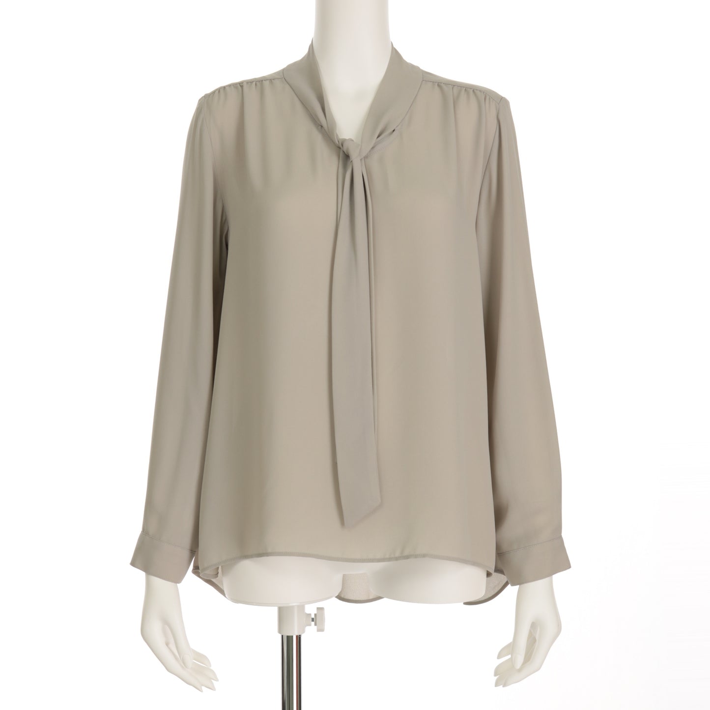 ボウタイブラウス