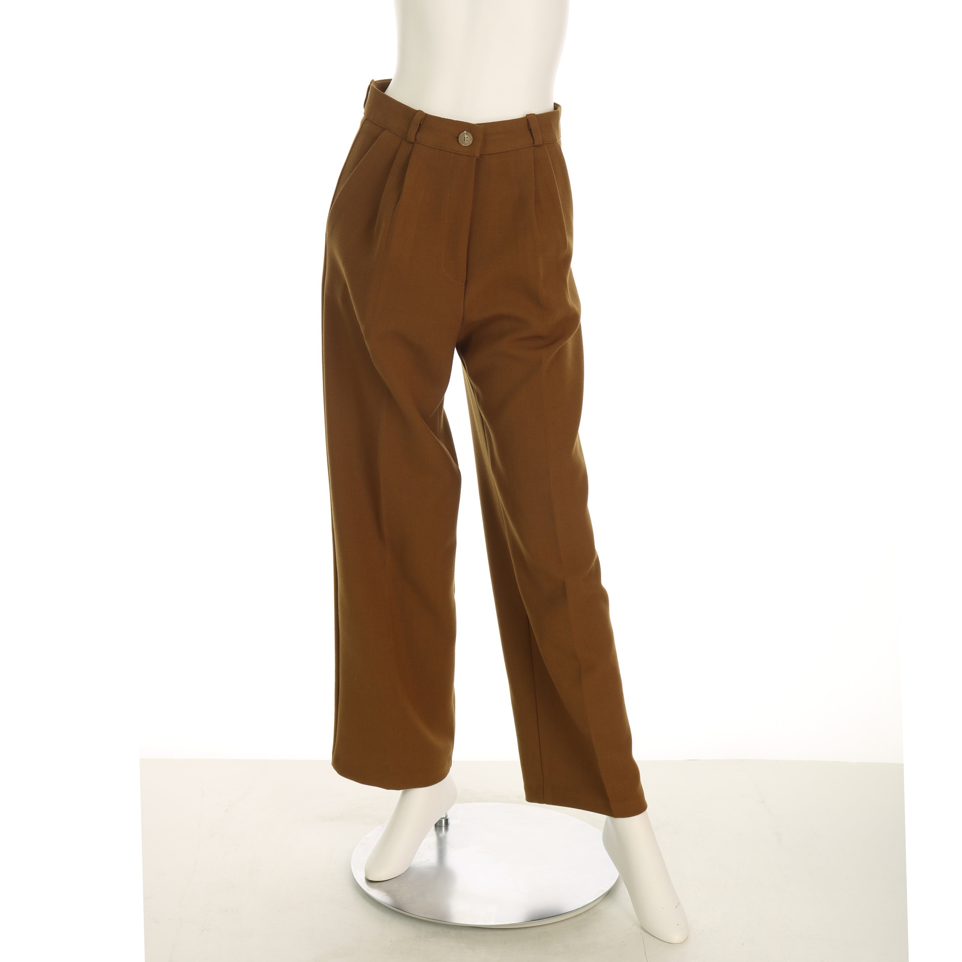 タック入りストレートパンツ