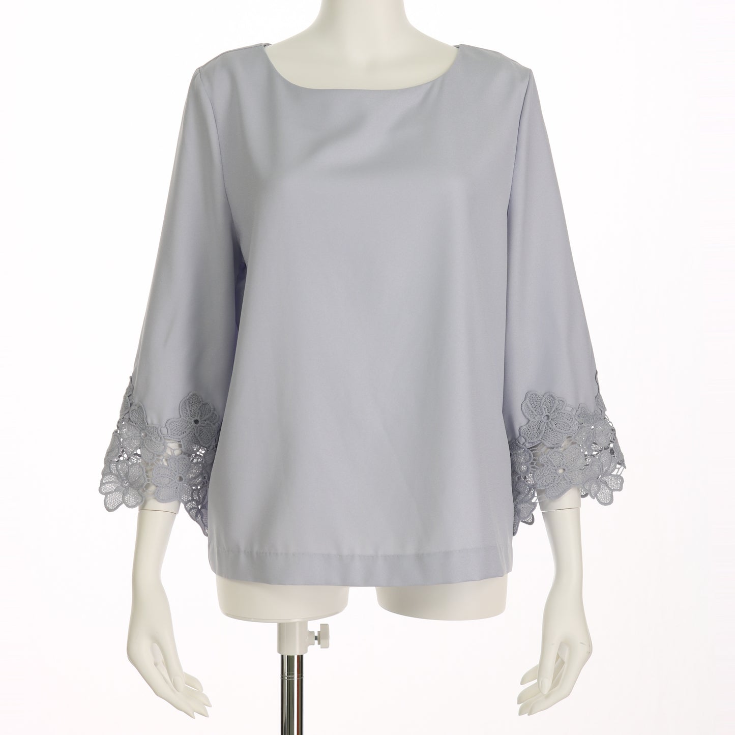 袖口レースブラウス