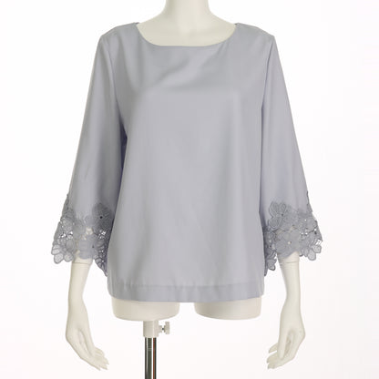 袖口レースブラウス