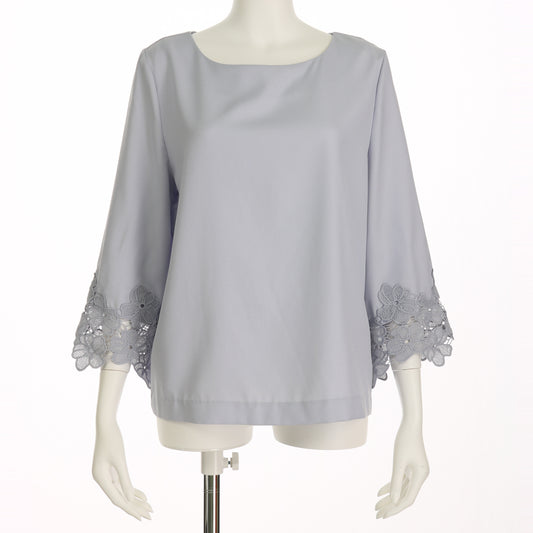 袖口レースブラウス