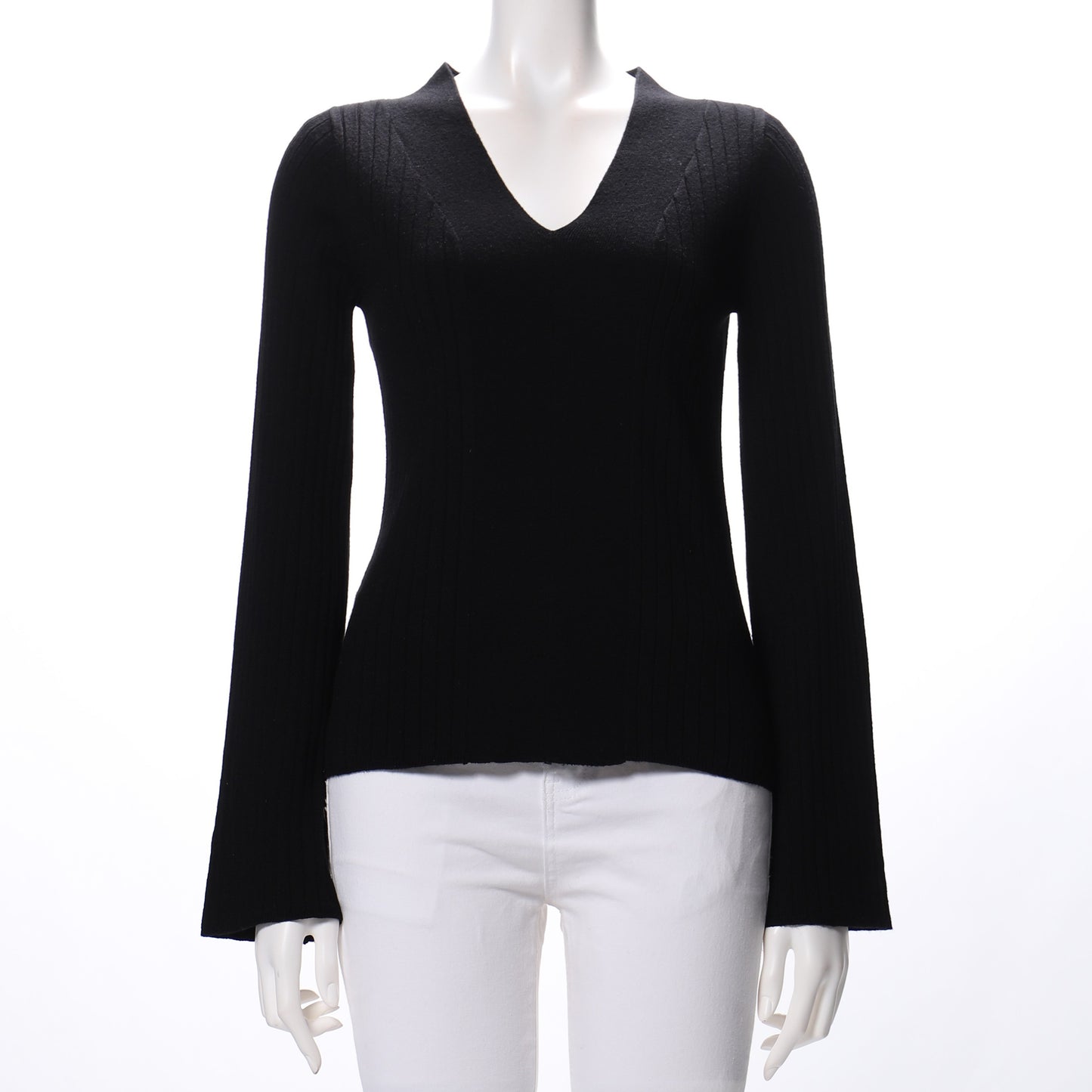 袖ボタン付きVネックニット