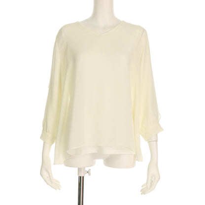 バックフリルデザインブラウス