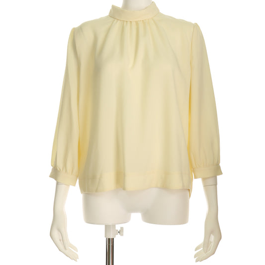 ロールカラーギャザースリーブバックボタンブラウス