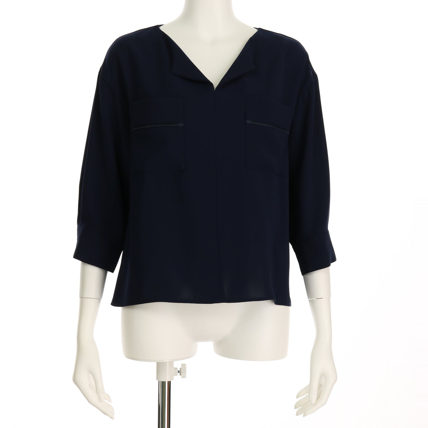 デコルテ魅せポケットブラウス