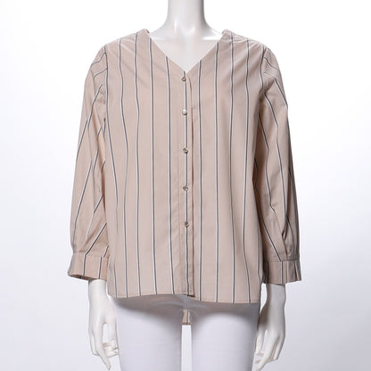 ストライプ柄Vネックブラウス