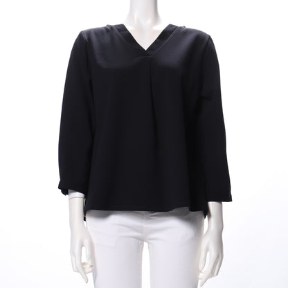 バックメタルパーツＶネックカットソー