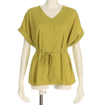 リボンベルト付きVネックブラウス