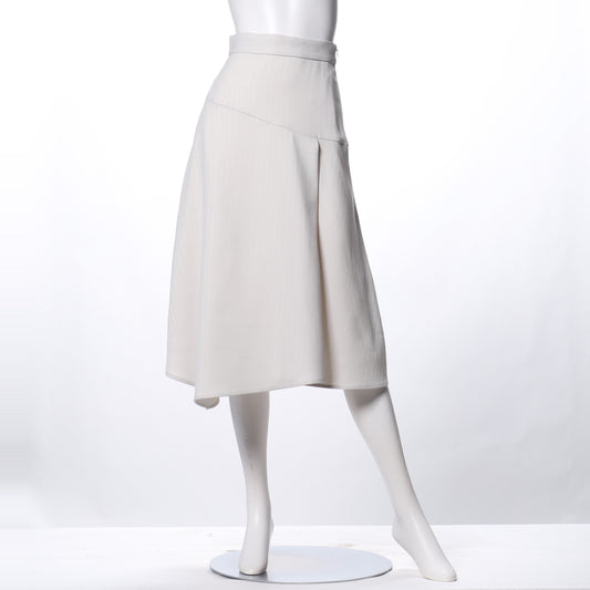 切り替えデザインイレギュラーヘムフレアスカート