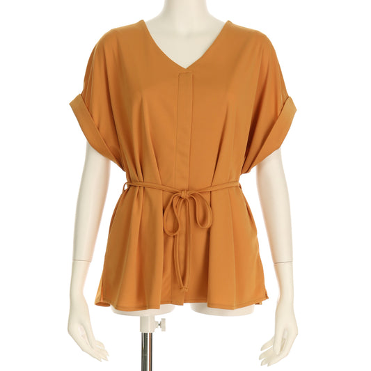 リボンベルト付きVネックブラウス